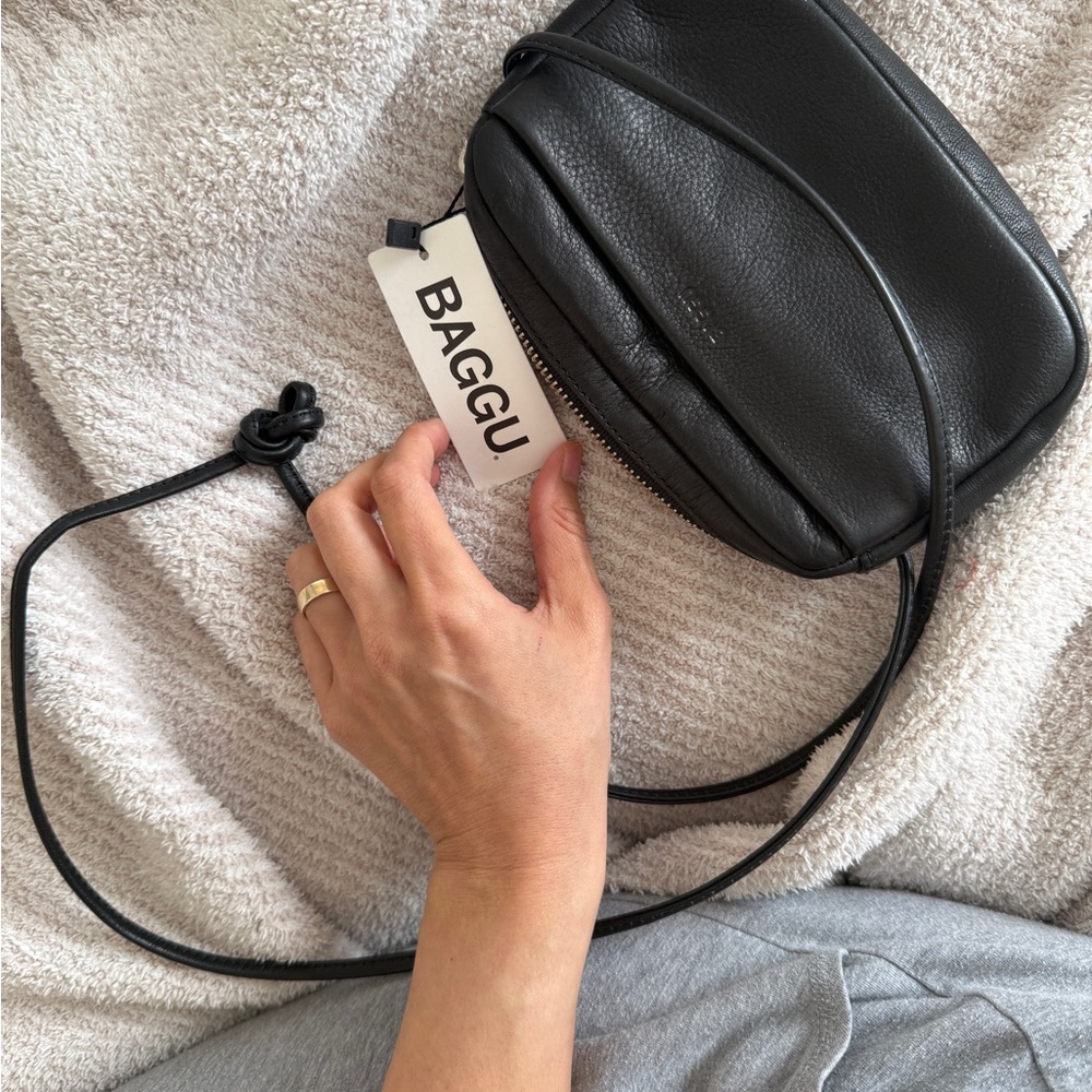 Baggu mini leather clutch purse black